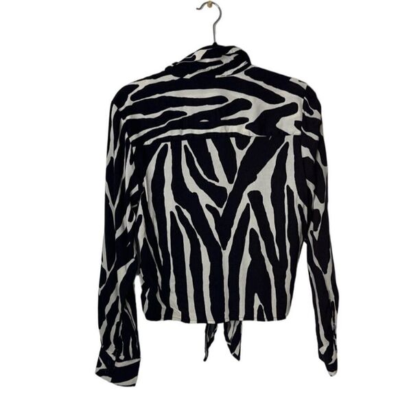 Sanctuary Girlfried Tie Front Botton-UP Shirt Size Medium - Picture 4 of 10